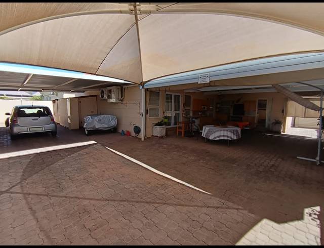 3 BEDROOM TOWNHOUSE FOR SALE IN PROTEA PARK